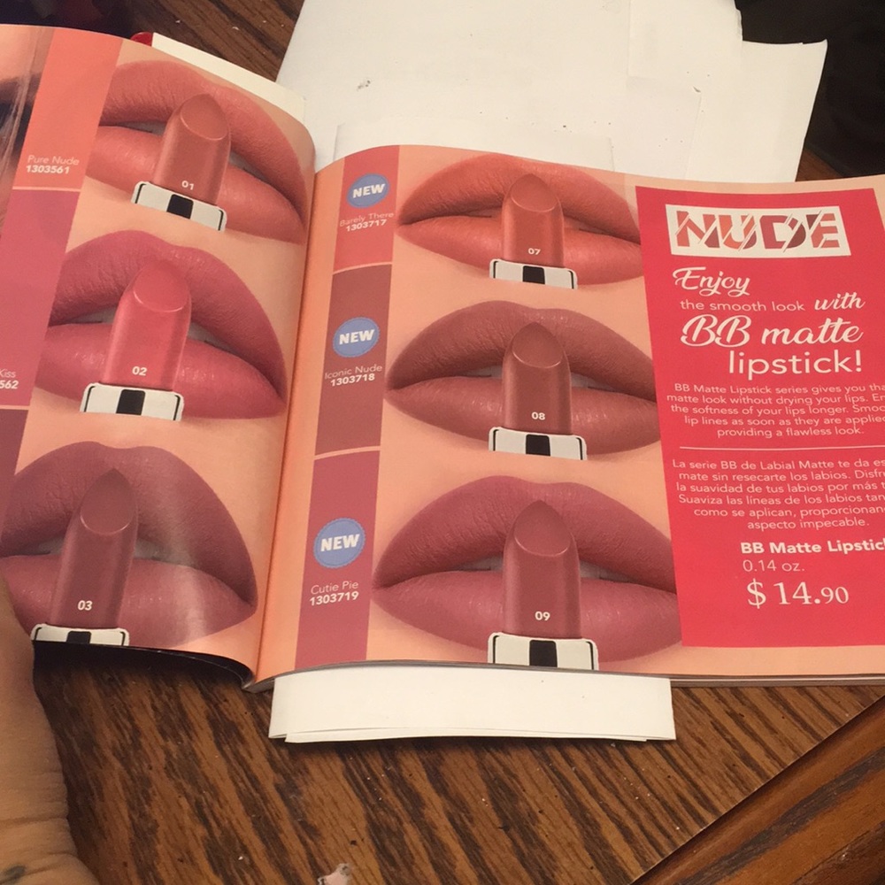 Farmasi liquid, gloss and matte lipsticks